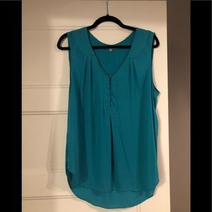 ***LAST CHANCE*** NWOT SLEEVELESS BLOUSE
